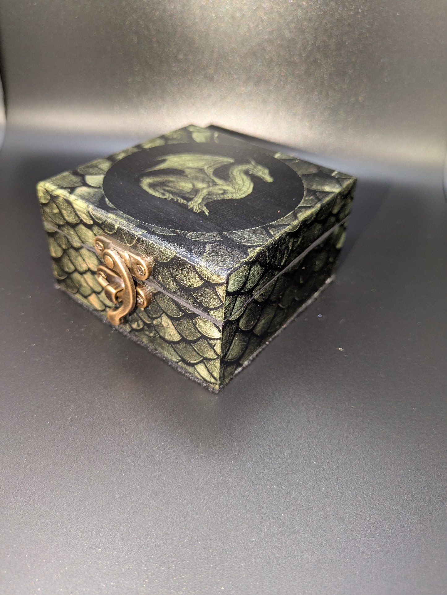 Green Dragon Picture Box